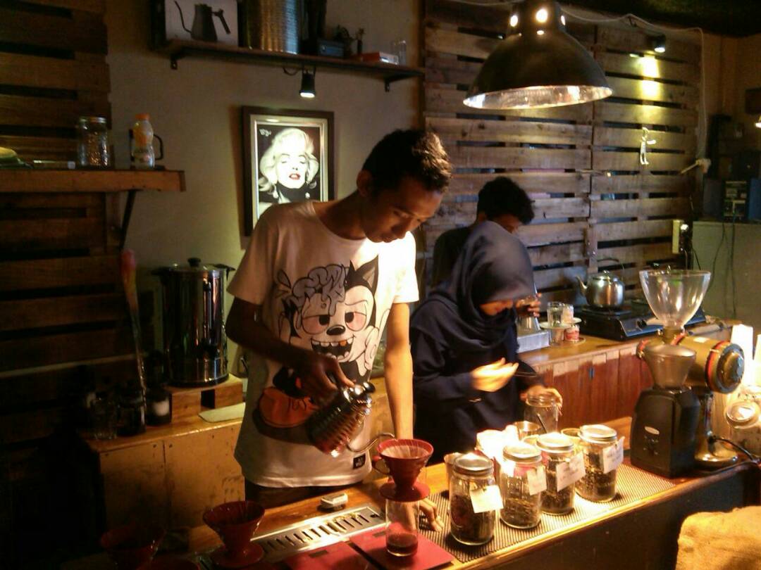 Lebih Tinggi Kafein Kopi Arabica atau Robusta? Ini Penjelasan Untuk Penikmat Kopi