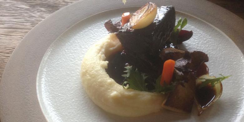 Sedap, Hidangan Daging Iga Sapi Ini Dimasak 6 Jam