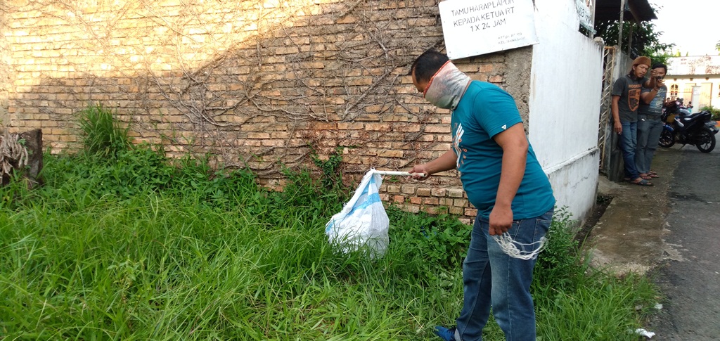 Mayat Bayi Dibungkus Karung Putih, Sempat Dikira Paket Kiriman dan Dibuang ke Semak-semak