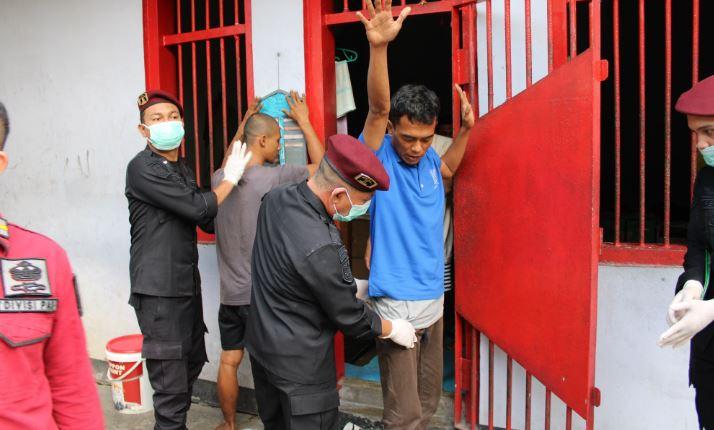 Lapas Kuala Tungkal Geledah dan Tes Urin Bersama APH yang Dipimpin Kakanwil Kemenkumham Jambi