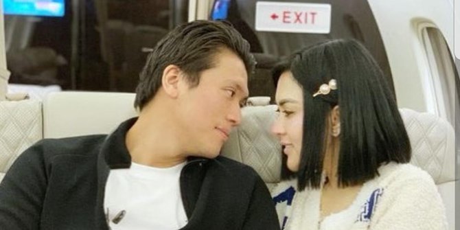 Detik-detik Obrolan Nakal Syahrini dan Reino Barack dalam Pesawat, Balasannya Begini, Bikin Ngilu