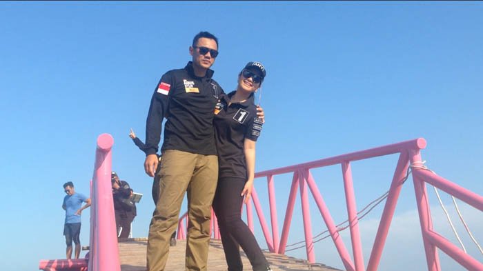 Agus Yudhoyono dan Annisa Pohan Pamer Kemesraan di Jembatan Cinta