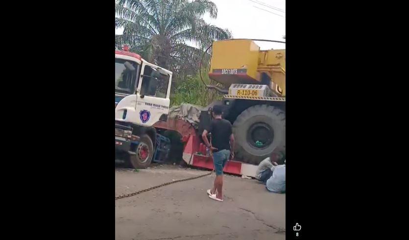 Macet Panjang di Lintas Timur Jambi-Riau, Kendaraan Berat Kecelakaan di Bukit Baling