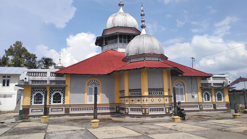 Keunikan Masjid Tertua di Muara Bungo yang Dibangun Masa Peperangan, Ada Bekas Tembakan di Pintu