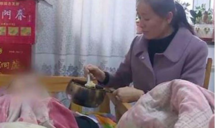 SUDAH Cerai, Wanita Ini Tetap Rawat Mantannya yang Lumpuh Total. Sang Suami Lakukan Hal Mengejutkan