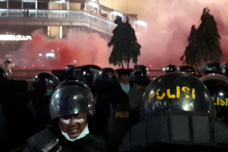 Sudah Bubar dari Jam 17.00, Ketua Dema UIN Pastikan Perusuh Pada Aksi Unjuk Rasa Bukan Mahasiswa