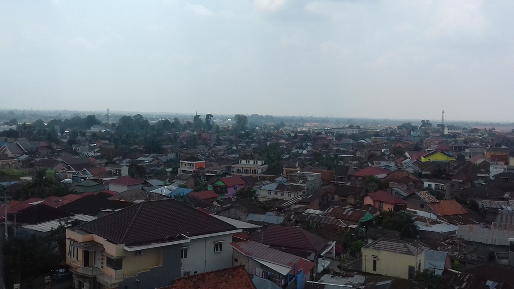 Kota Jambi Mulai Diselimuti Kabut Asap, Jarak Pandang Menurun