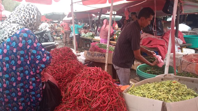 Harga Sembako di Pasar Angso Duo Stabil, Cabai Merah Turun jadi Rp 18 Ribu/kg