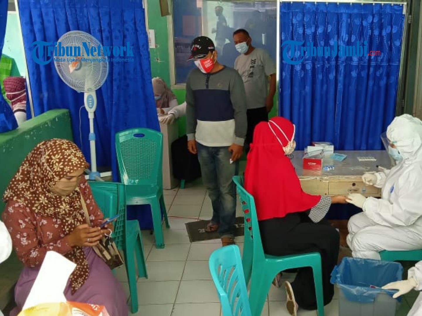 49-orang-penyelengara-pilgub-jambi-2020-di-sarolanggun-reaktif-rapid-tes.jpg