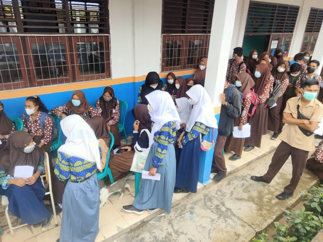 900-pelajar-di-jakuko-ikut-vaksinasi-covid-19-dari-polres-muarojambi.jpg