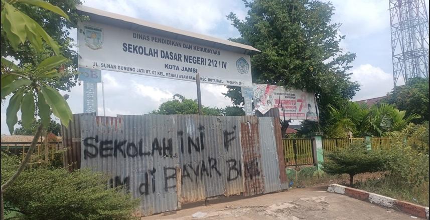 Akses-Jalan-ke-SD-212-Kembali-di-Tutup.jpg