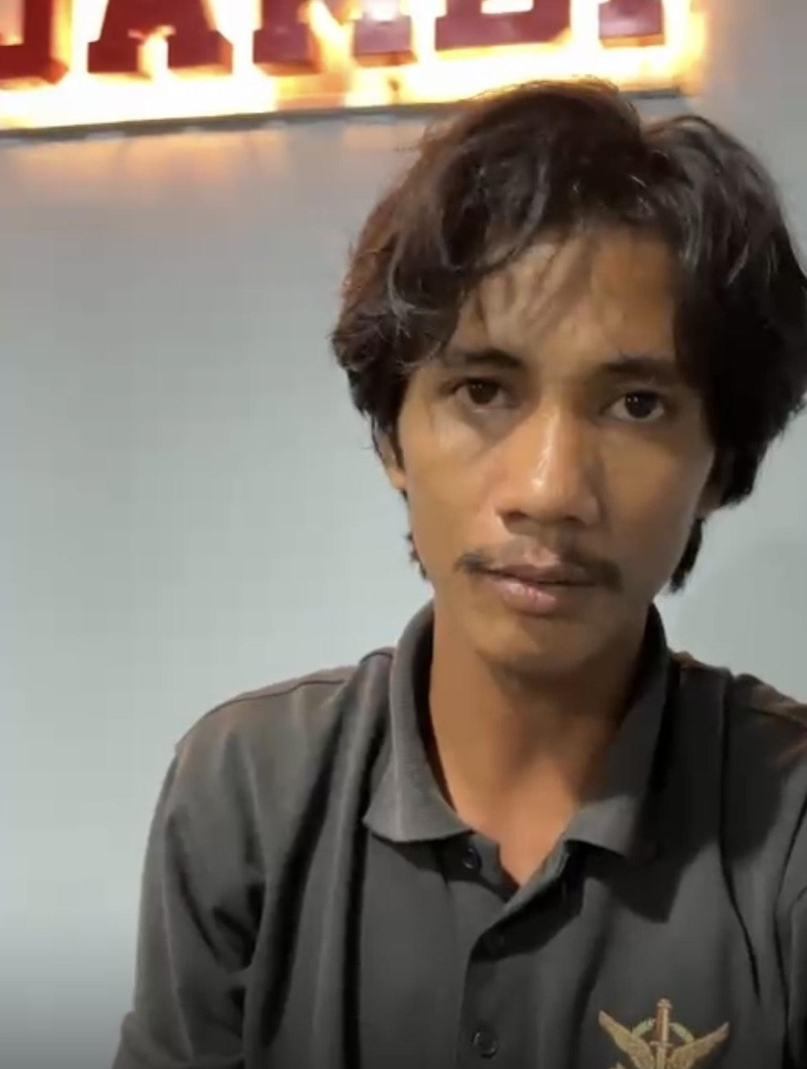 Aksi-premanisme-tukang-parkir-memaksa-meminta-uang-parkir-di-jambi.jpg