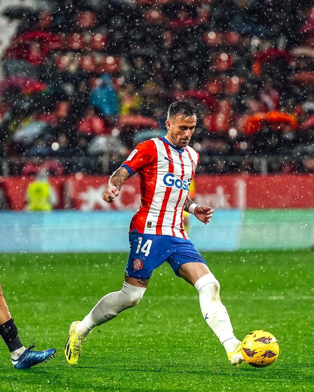 Barcelona Masih Tertarik Rekrut Aleix Garcia dari Girona