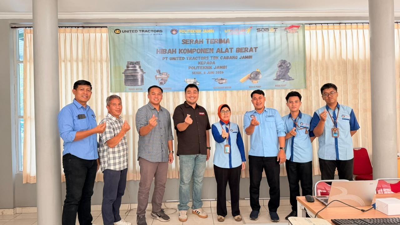 Anak Usaha Astra, UT Serahkan Komponen Alat Berat ke Politeknik Jambi, Dukung Pembelajaran Aplikatif - Tribunjambi.com