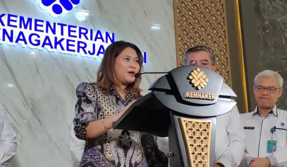 Anggota-LKS-Tripartit-Nasional-dari-unsur-pengusaha-Mira-Sonia.jpg