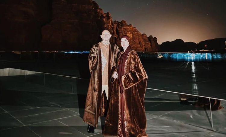 4 Potret BCL Liburan ke Al Ula Bareng Suaminya, Dikritik karena Kunjungi Kota yang Dihindari Rasul