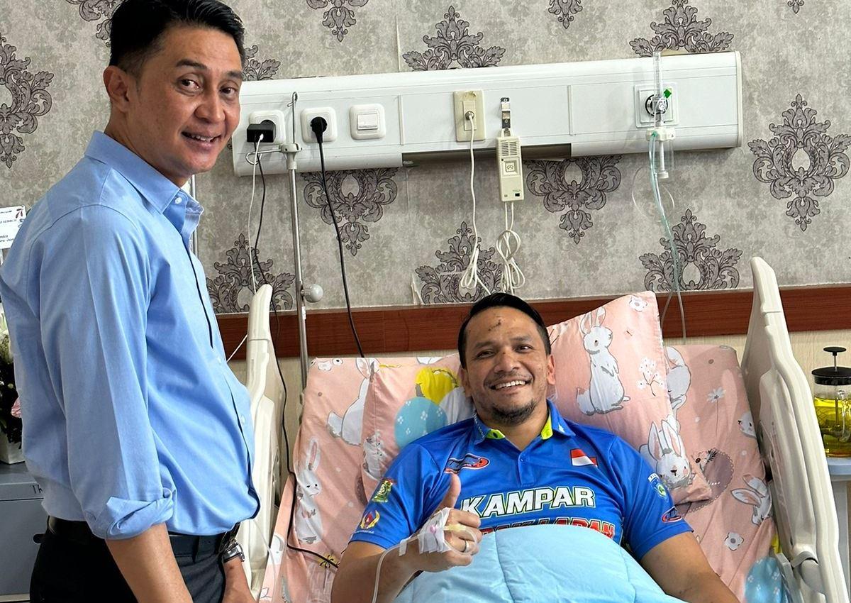 Jenguk Dirkrimum Polda Jambi, PJ Bupati Muaro Jambi Doakan Agar Lekas Sembuh