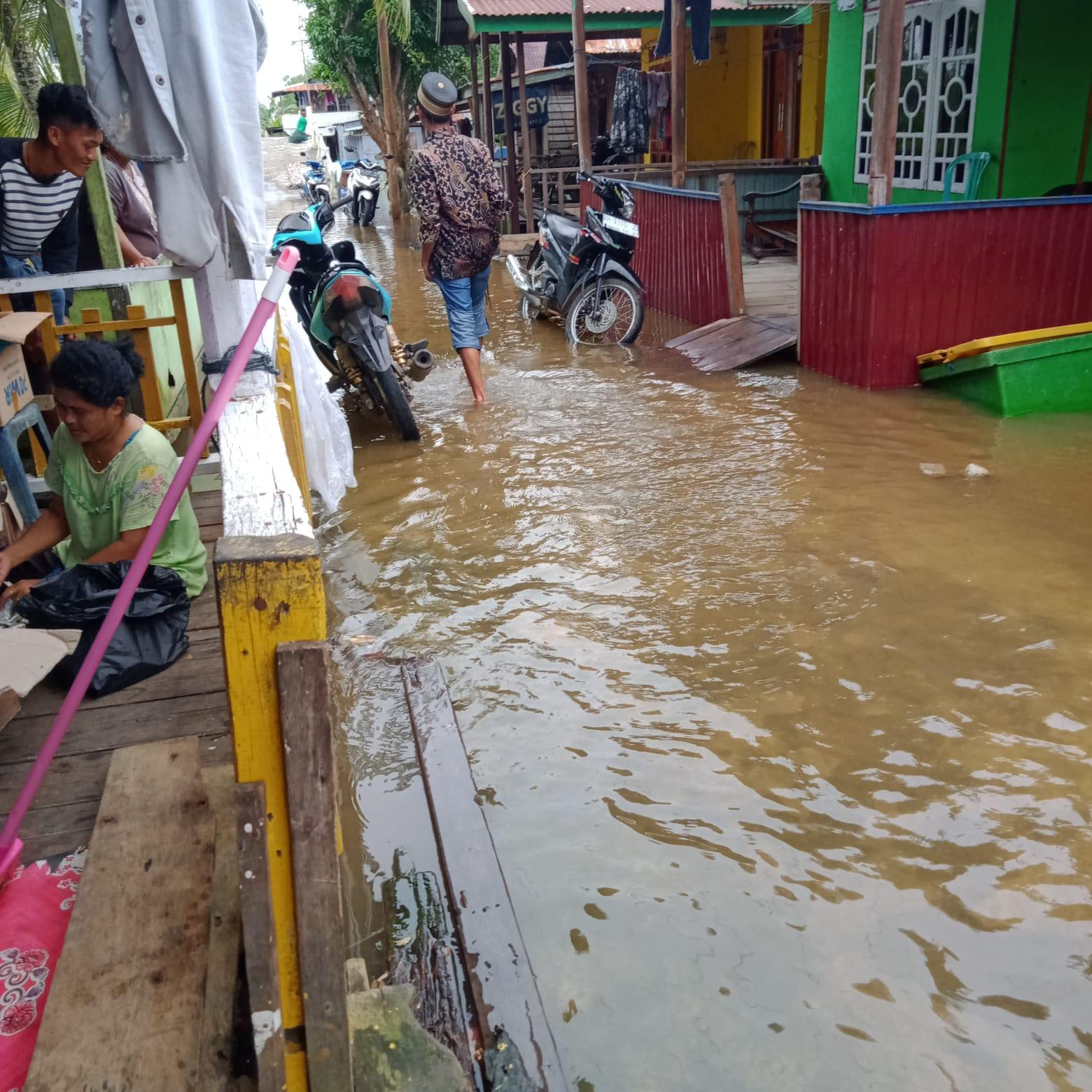 Banjir-rob-di-tanjabtim.jpg