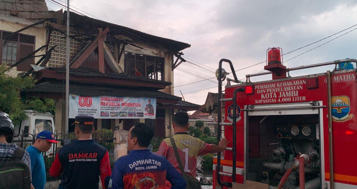 Breaking-News-Gedung-Dinas-Pertanian-Jambi-Terbakar.jpg