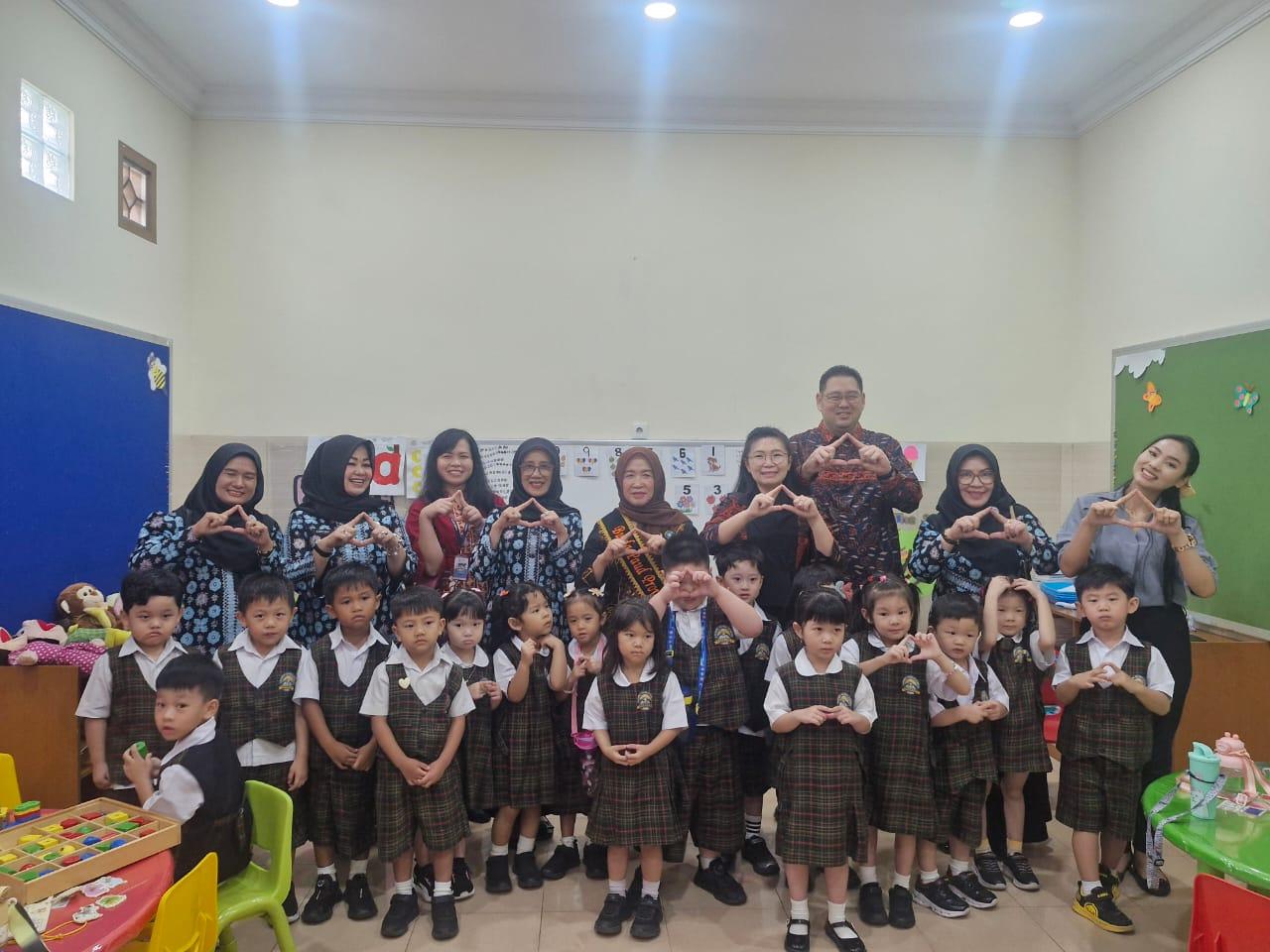 Bunda PAUD Jambi Hesti Haris Apresiasi Karunia Global School Raih Akreditasi Internasional