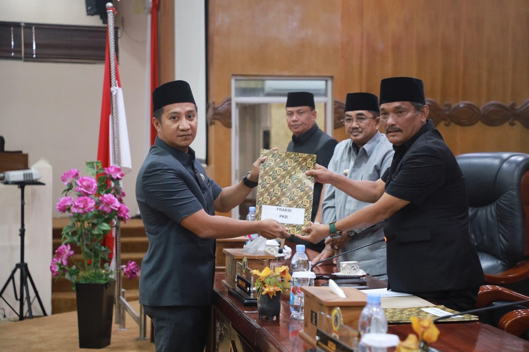 Bupati-Anwar-Sadat-Hadiri-Rapat-Paripurna-Kedua-DPRD-Tanjung-Jabung-Barat-jambi.jpg