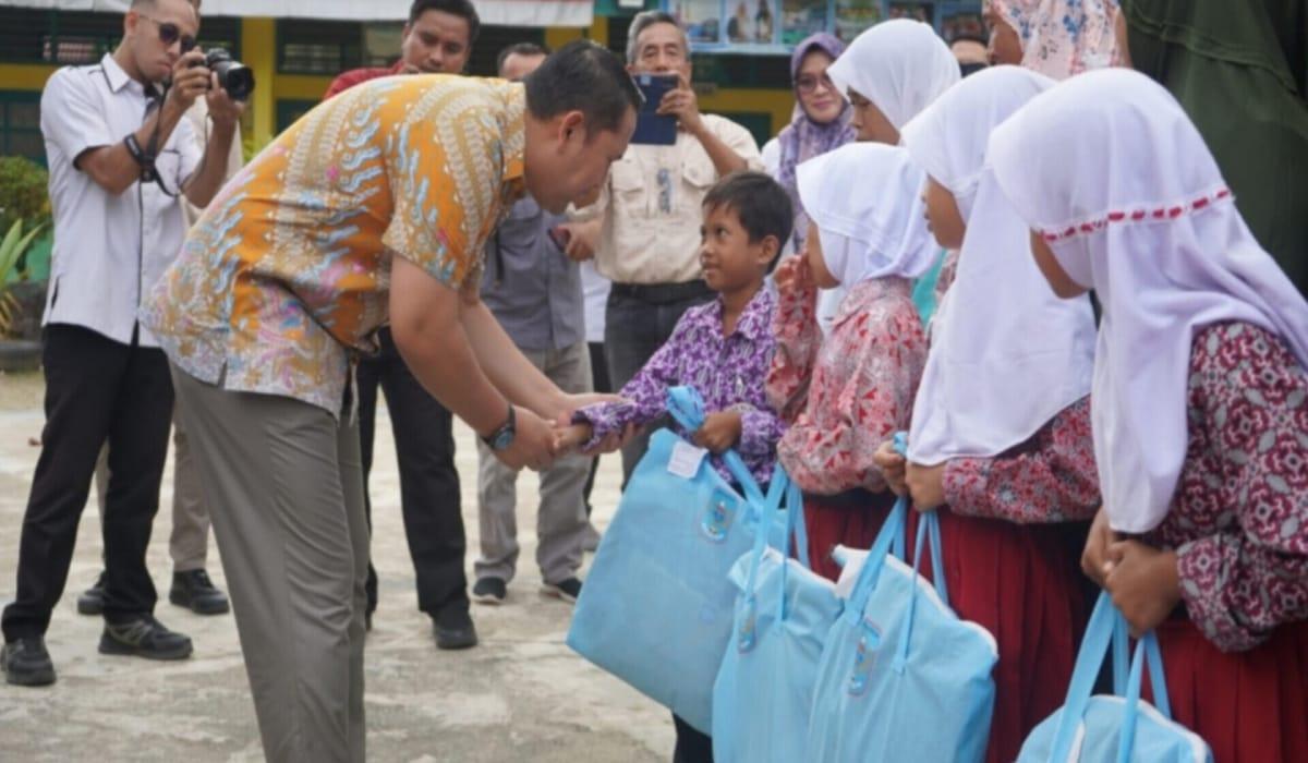 Jangkat dan Tabir Timur Kurang Guru PNS, Bupati Merangin Akan Mutasi untuk Pemerataan Kualitas - Tribunjambi.com