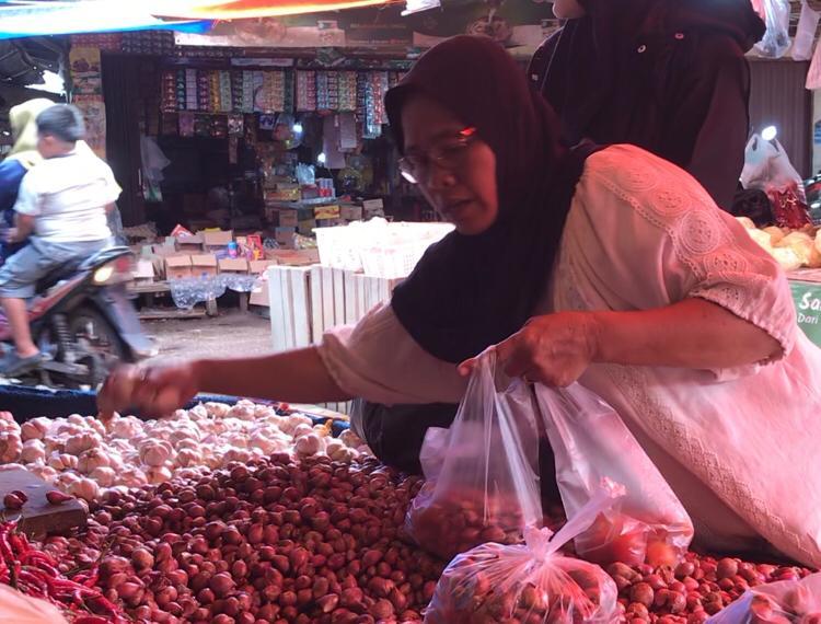 Harga Cabai di Pasar Kramat Tinggi Batang Hari Tembus Rp 60 Ribu Per Kilo - Tribunjambi.com