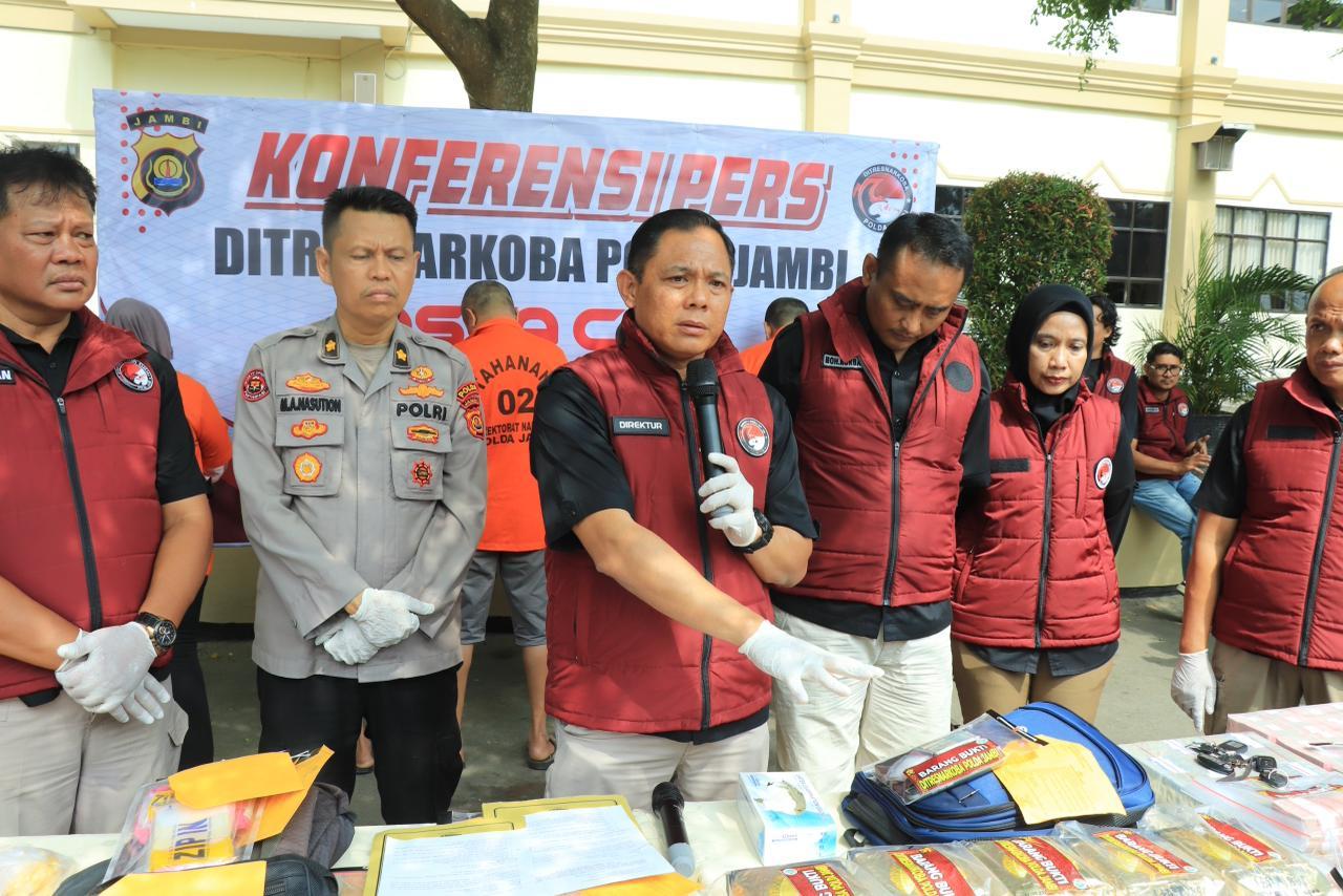 DITRESNARKOBA-POLDA-JAMBI-mengungkap-kasus-besar-tindak-pidana-narkotika-dengan.jpg