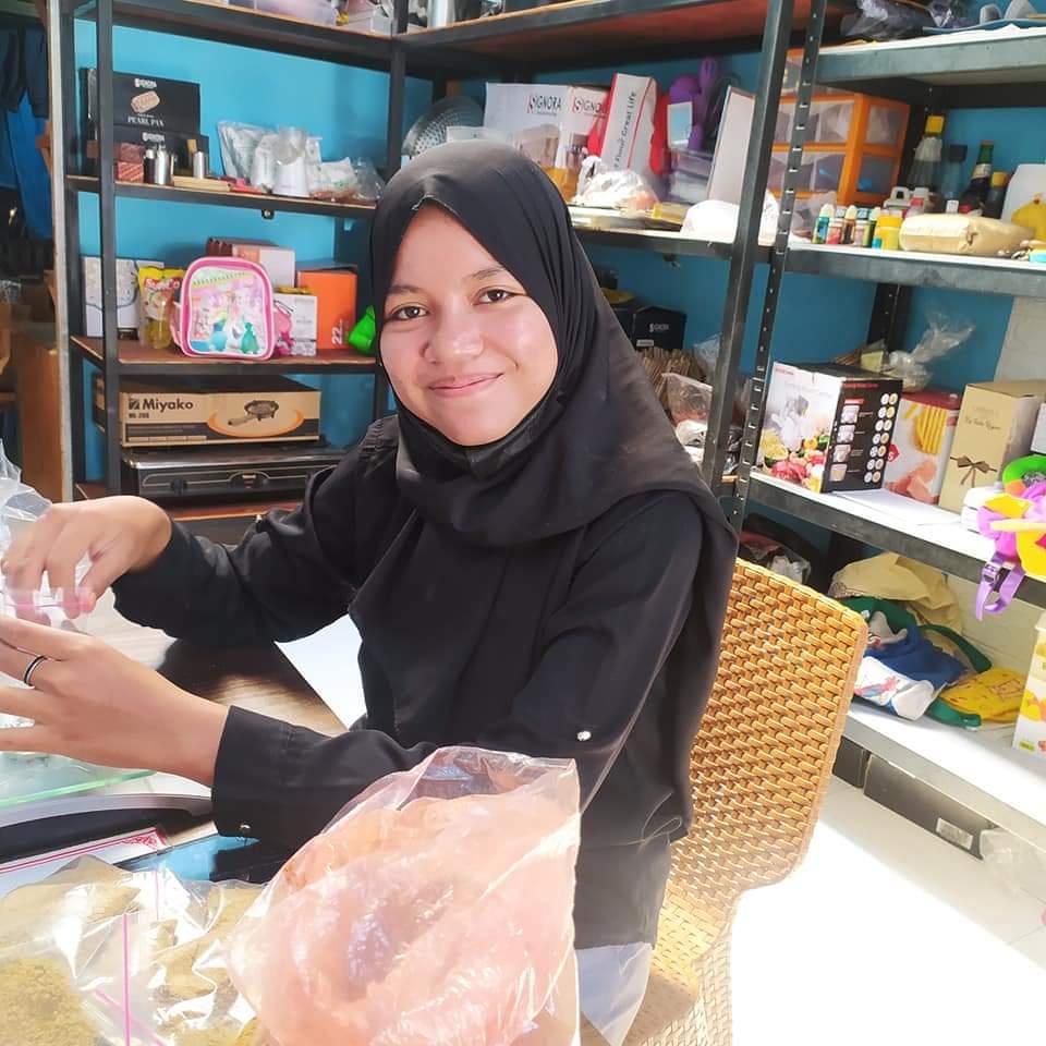 Tidak Sibuk dengan Baju Baru, Jelang Lebaran Devi Novitasari Justru Memikirkan Beli Peralatan Kue