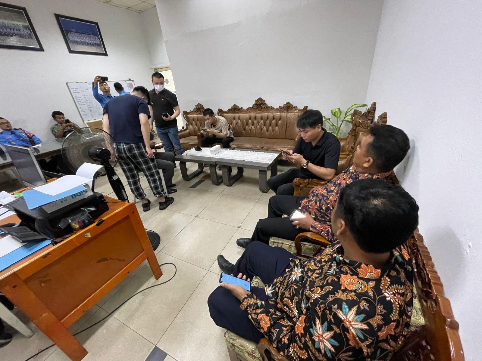 4 WNA Tiongkok Coba Suap Petugas Bandara Jambi Saat Tak Bisa Tunjukkan Paspor