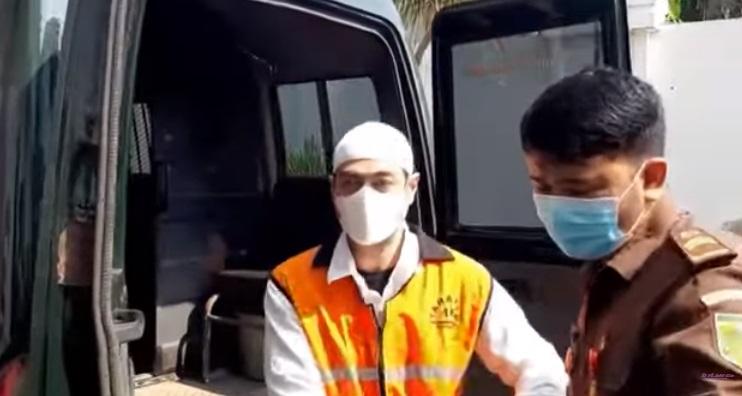 Dua Bulan Dipenjara Ferry Irawan Akhirnya Jalani Sidang Perdana, Pastikan Menang Lawan Venna Melinda