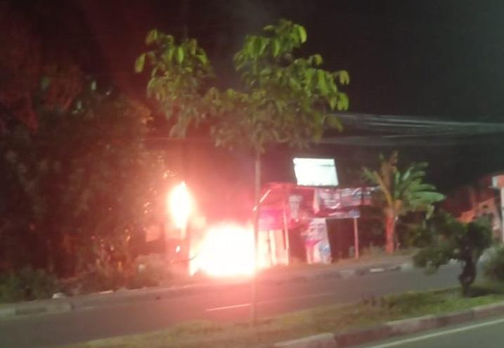 Gardu Listrik di Kawasan Broni Kota Jambi Terbakar, Satu Balita Alami Luka Bakar