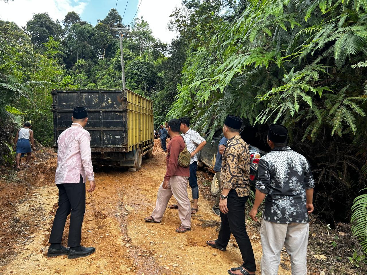 Bertandang ke Bukit Bulan, Bacawabup Gerry Trisatwika Bahas Infrastruktur Kepada Warga