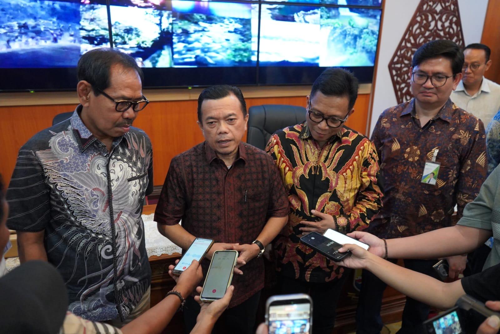 Gubernur-Jambi-Al-Haris-menerima-audiensi-Direktur-Utama-BPJS-Ketenagakerjaan.jpg