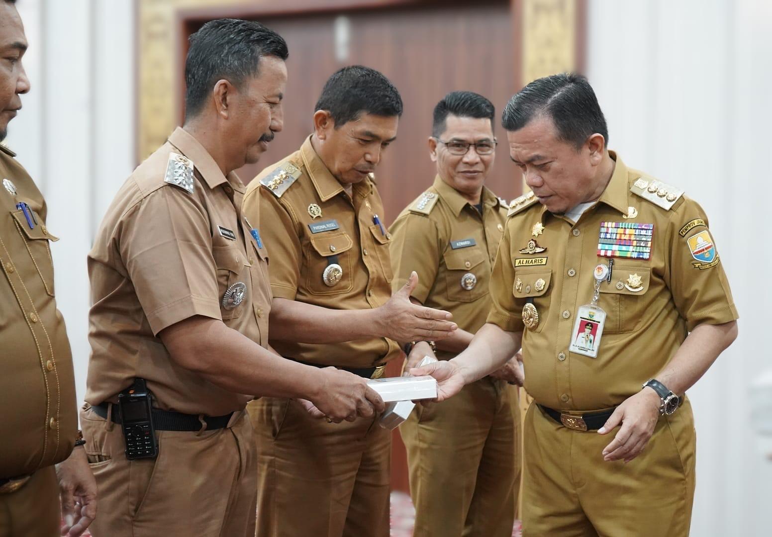 Hadapi Pemilu 2024, Gubernur Al Haris Minta Camat Harus Netral dan Jaga Daerah dengan Baik