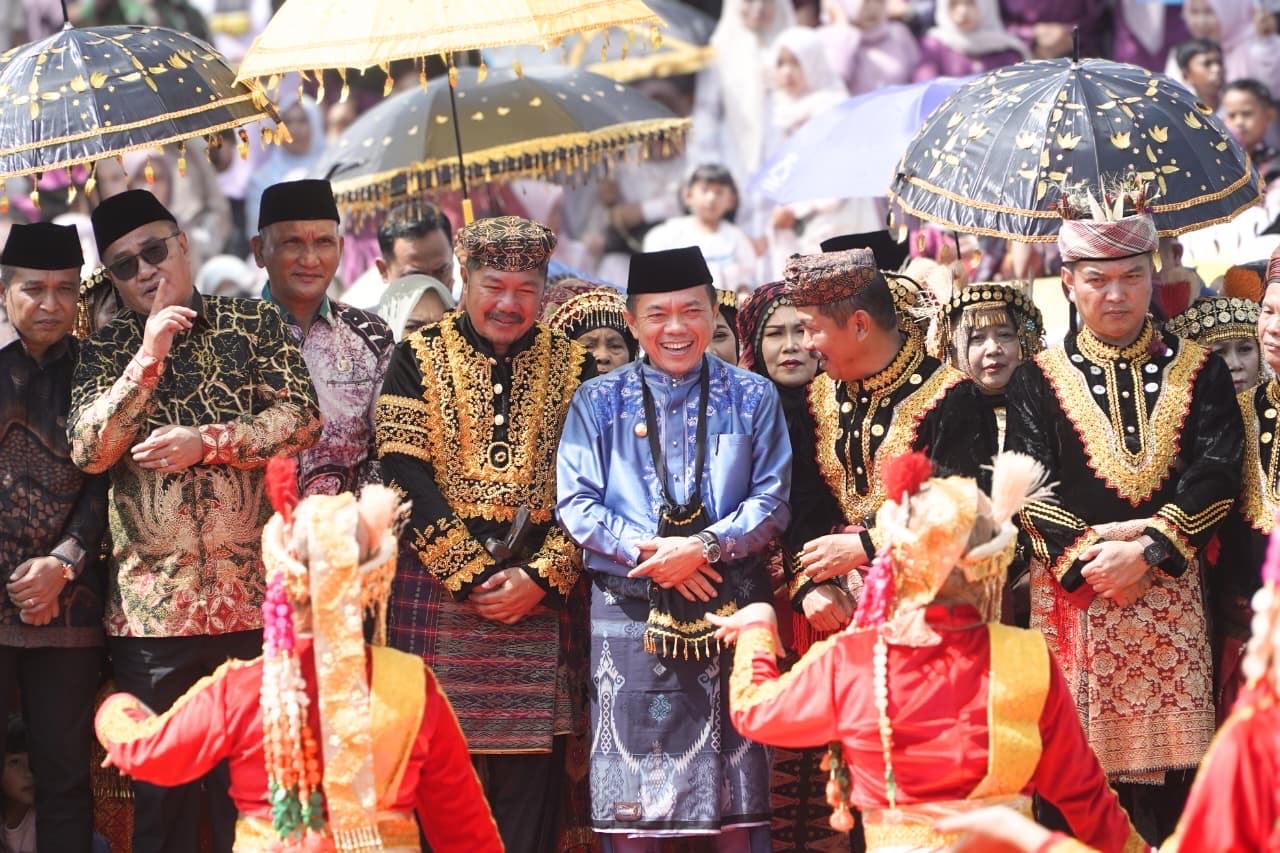 H-Al-Haris-menghadiri-pelaksanaan-Kenduri-Sko-di-Kecamatan-Siulak-Mukai.jpg