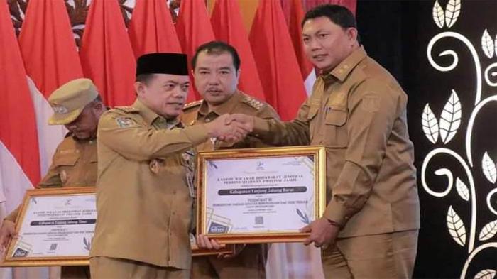 Pemkab Tanjab Barat Raih Penghargaan Peringkat 3 Pengelolaan DAK Fisik Terbaik Tahun Anggaran 2023