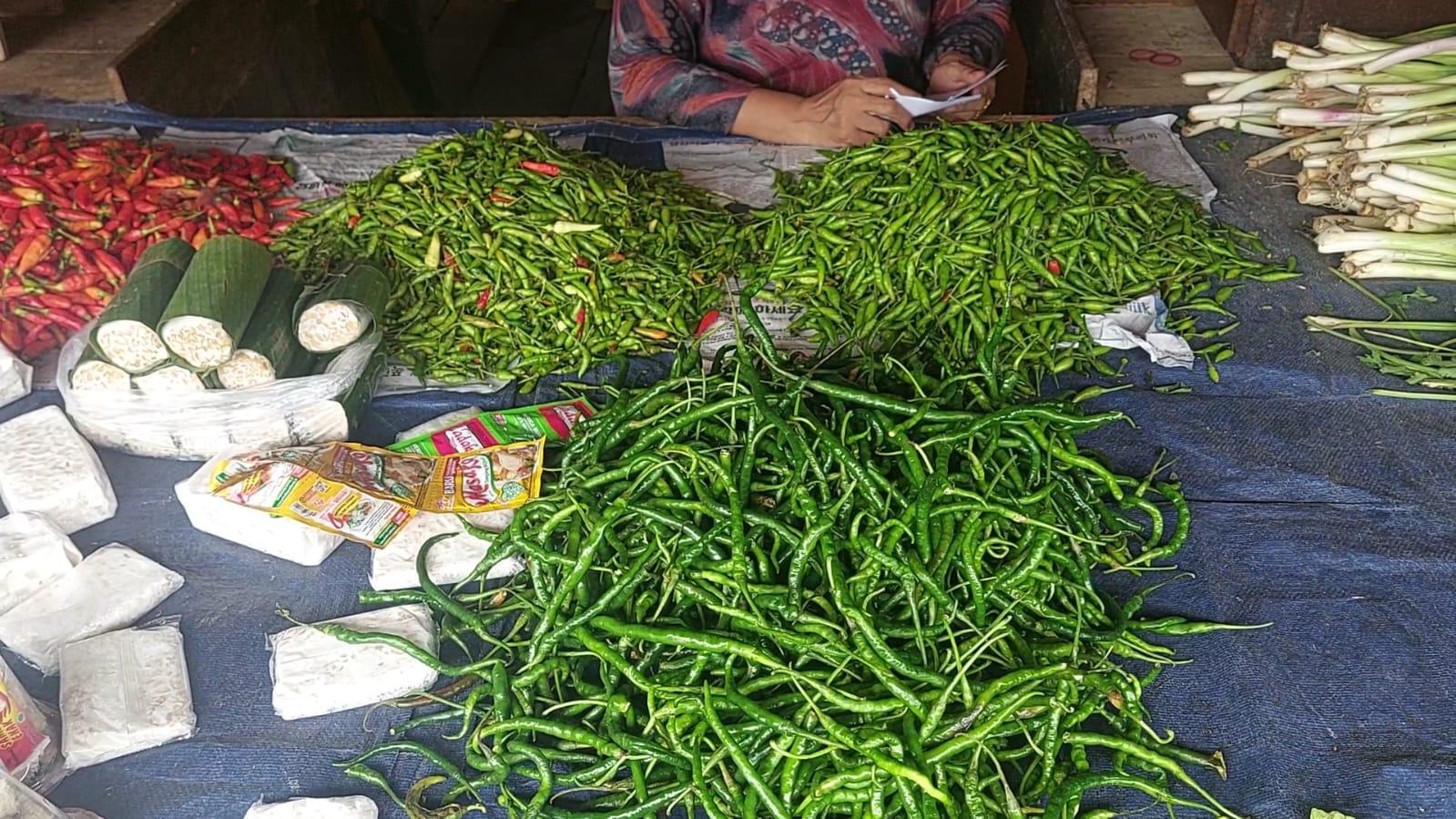 Harga Cabai Merah di Pasar Tanggorajo Kuala Tungkal Tembus Rp 110 Ribu