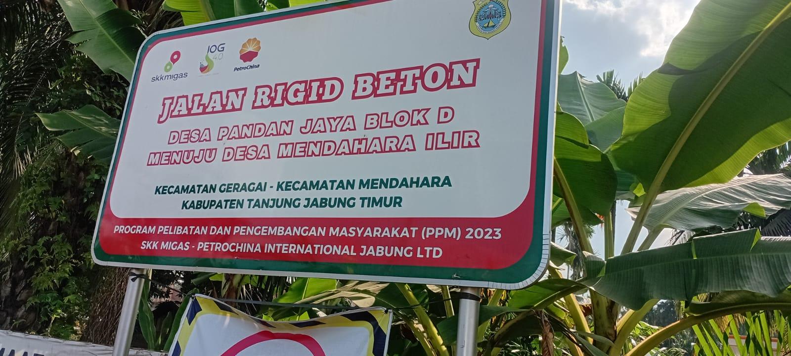 Jalan Rigid Beton 1,96 Km di Simpang 4 Blok D Geragai , Bukti Kontribusi SKK Migas–PetroChina - Tribunjambi.com