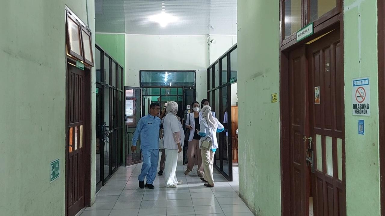 INVESTIGASI-Sekira-10-orang-anggota-Tim-kemenkes.jpg