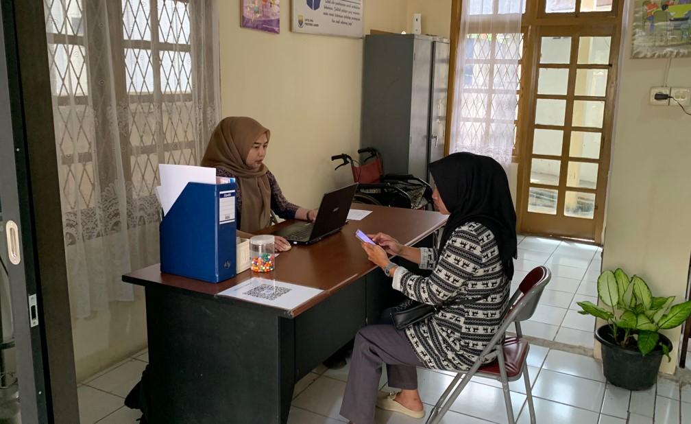 Ibu Misri Puspita Sari Jenguk Anaknya di Polda NTB, Ungkap Wajahnya Cerah