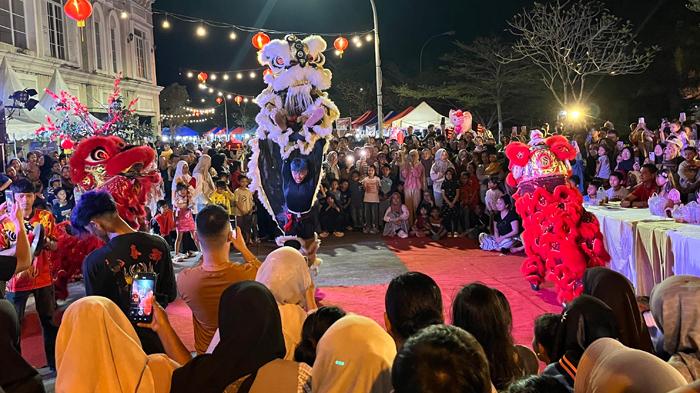 Nuansa Imlek di Citra Raya Jambi, Warga Antusias Nikmati Hiburan dan Kuliner