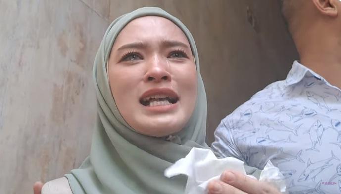 Tangis Inara Rusli Pecah, Tak Menyangka Virgoun Tega Mau Menjebloskannya ke Penjara