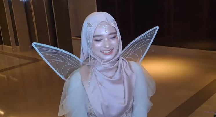 Inara-Rusli-tampil-cantik-pakai-outfit-kupu-kupu.jpg