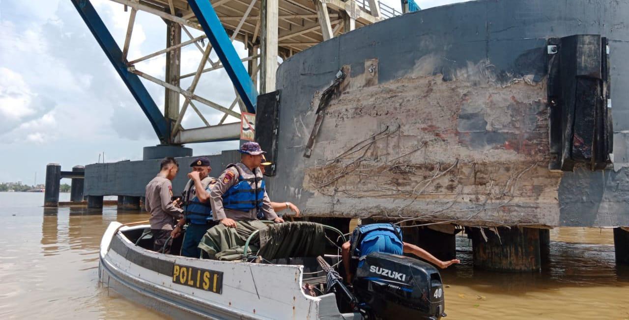 Pengaman Jembatan Muara Sabak Ditabrak Tug Boat Bermuatan Batu Bara