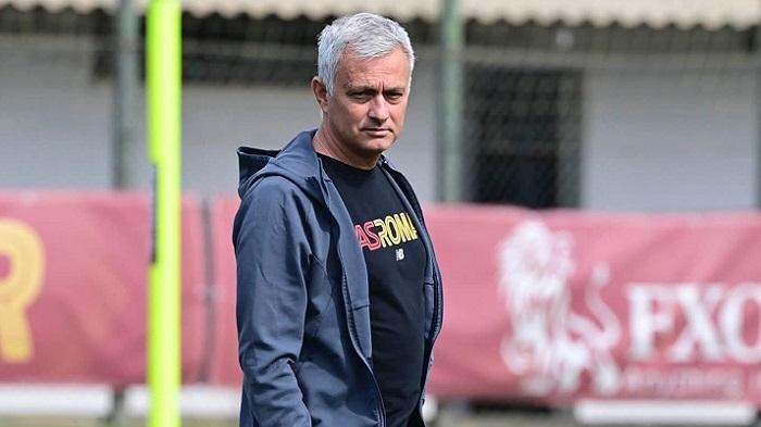 Jose-Mourinho-di-AS-Roma-gh.jpg