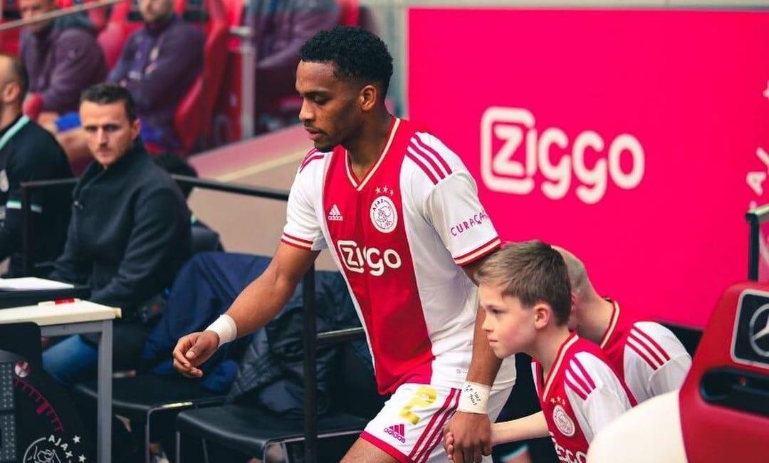 Jurrien Timber Absen dari Pelatihan Ajax saat Kepindahan ke Arsenal Semakin Dekat