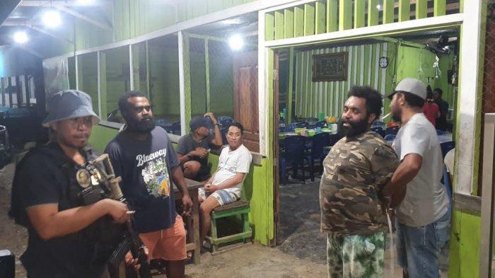 Pratu Malias Yikwa Dipanah Dibacok di Papua, Ada 15 Orang Buntuti Anggota Kodim Puncak Jaya