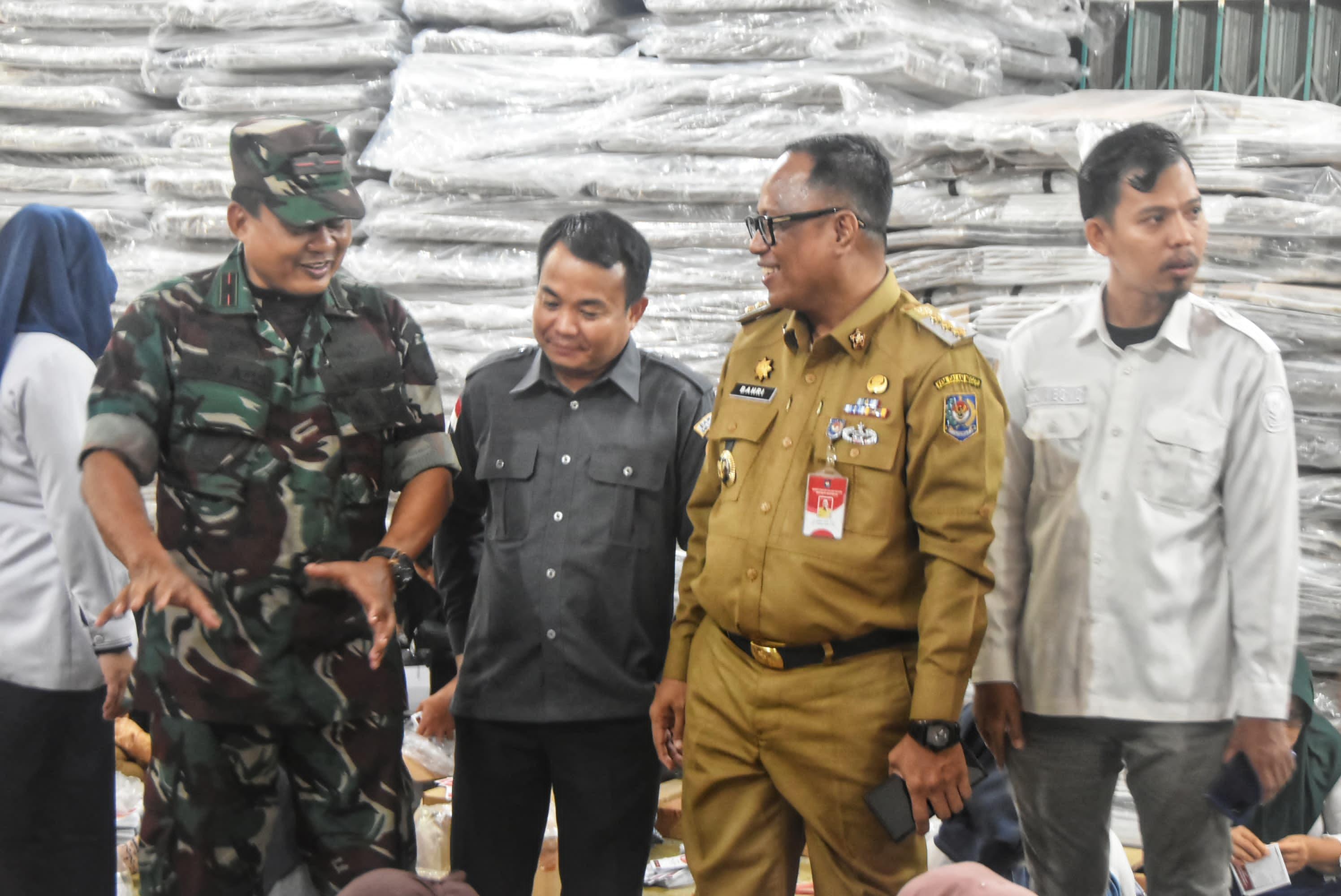 Pilgub Jambi 2024, KPU Sarolangun Mulai Sortir dan Lipat 219.647 Surat Suara
