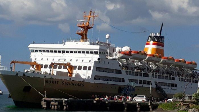 Kapal-Pelni-KM-Bukit-Siguntang.jpg